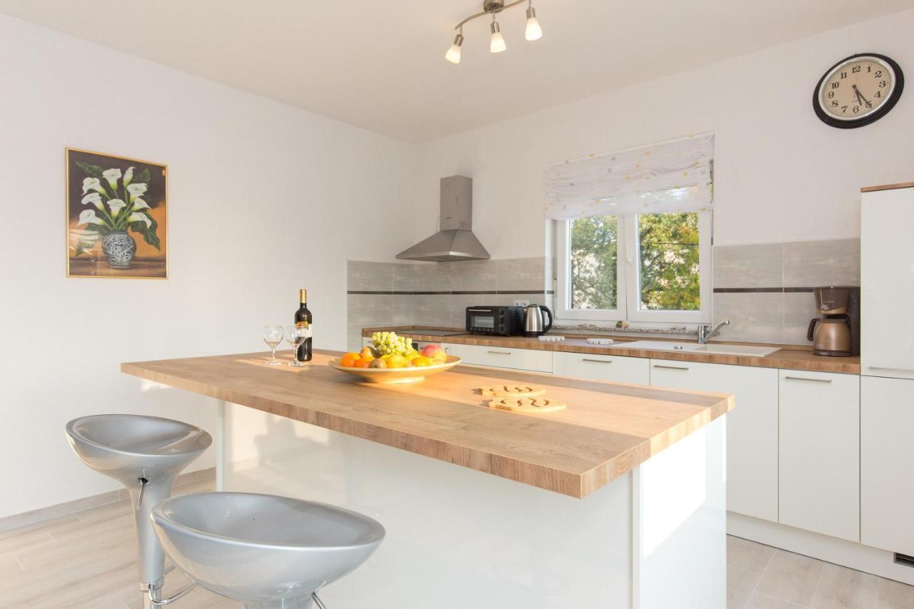 Apartment Dajana Pinezići Extérieur photo