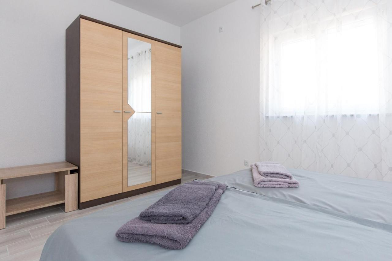 Apartment Dajana Pinezići Extérieur photo