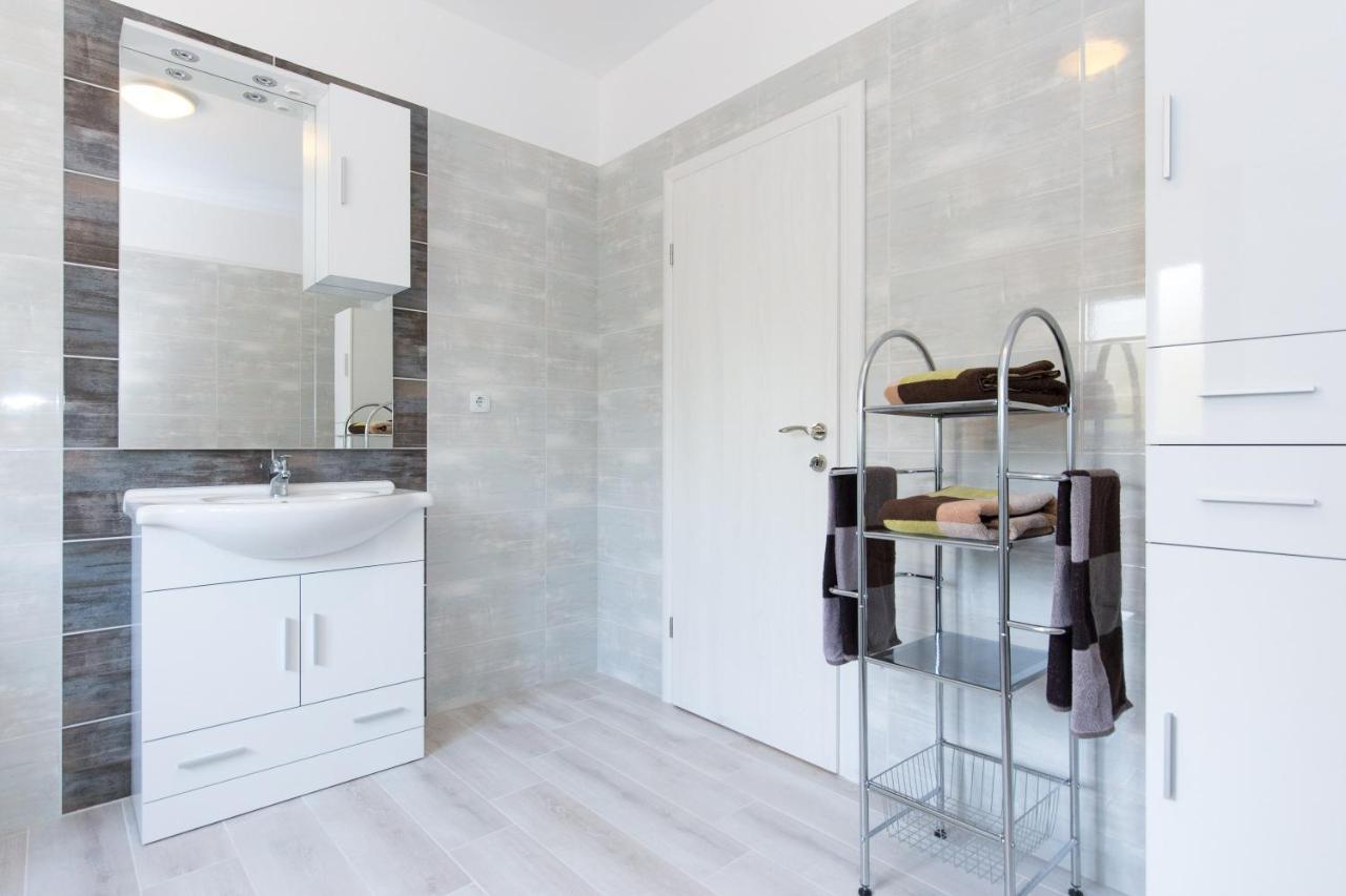 Apartment Dajana Pinezići Extérieur photo