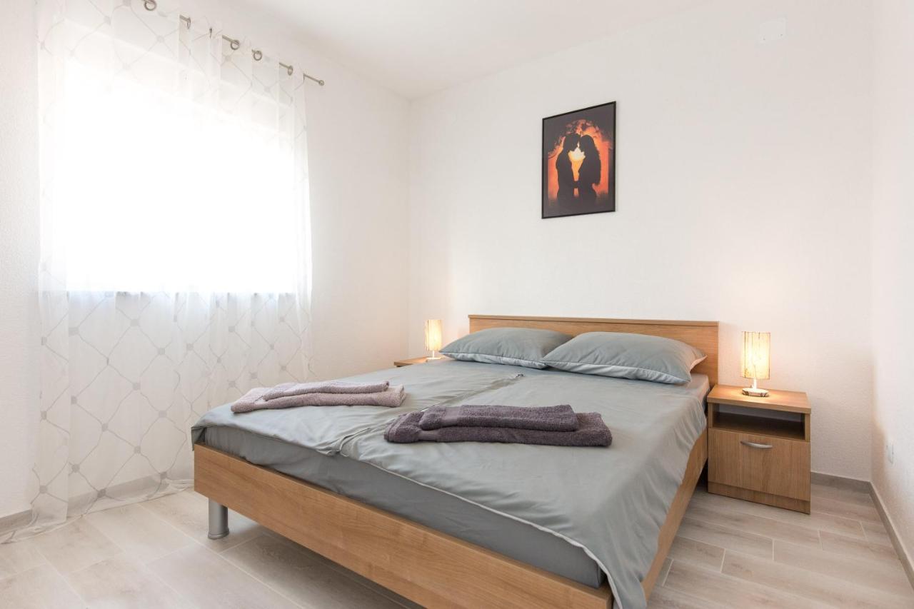 Apartment Dajana Pinezići Extérieur photo